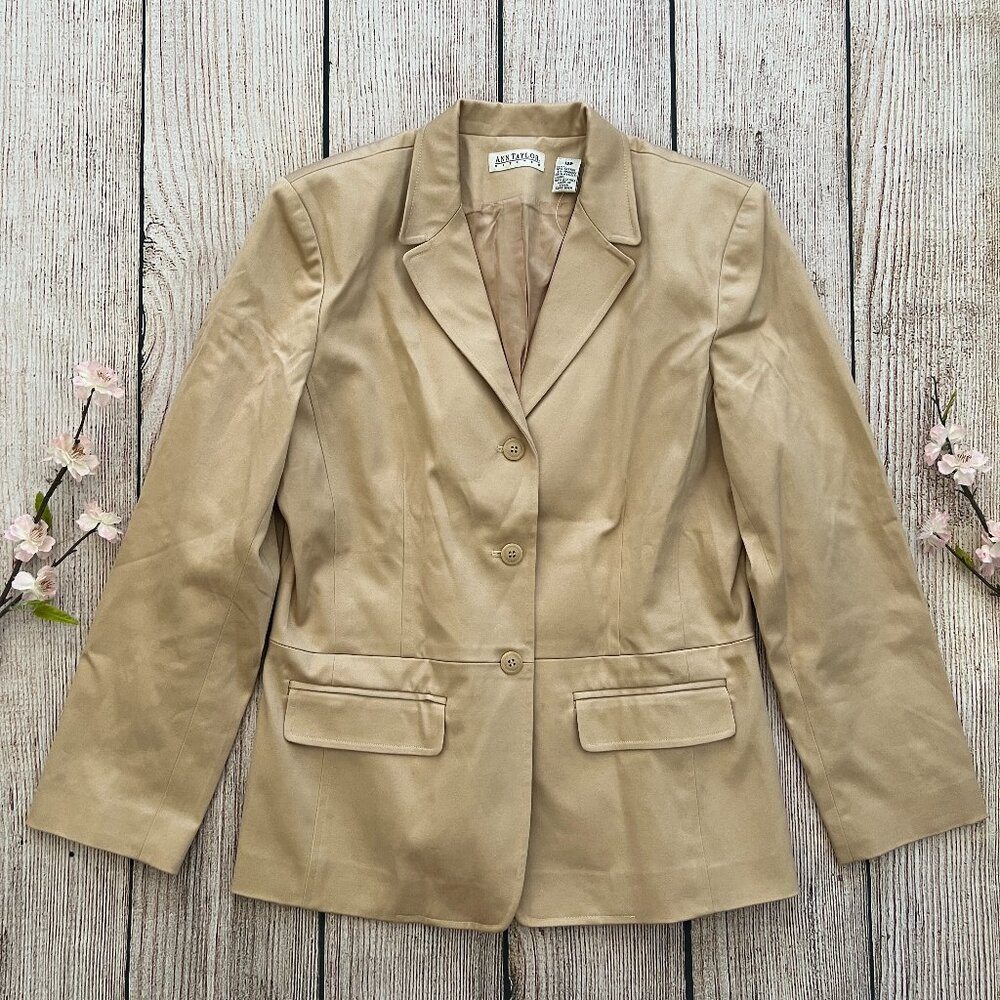 E1 -- NWT brown ANN TAYLOR PETITE women's stretch button blazer jacket 12P